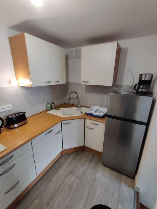 Le Tropica Appartement 2 Chambres, Plein Sud Centre Ville De Vitre מראה חיצוני תמונה
